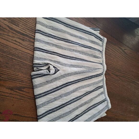 XL Old Navy Black Off White Elastic Rear Waist Linen Wide Flare Leg Capri Pants - Picture 4 of 8